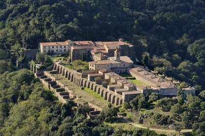 France, Var (83), Massif des Maures, Collobrières, chartreuse de la Verne (vue aérienne)