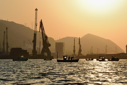 Espagne, Pays basque espagnol, Biscaye, Santurtzi, port industriel de Bilbao à l'embouchure du fleuve Nervion