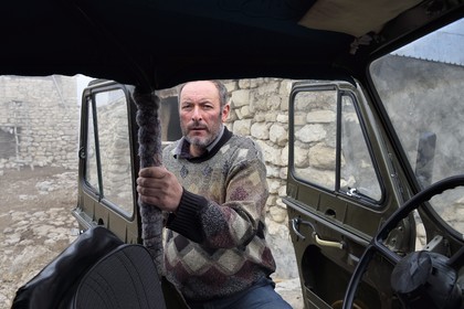 Azerbaïdjan, région de Quba (Guba), chaine de montagne du Grand Caucase, village de Giriz, 4x4 russe UAZ 469