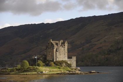 Royaume-Uni, Ecosse, région des Highlands, comté de Ross & Cromarty, Eilean Donan Castle, château à l'entrée du Loch Duich