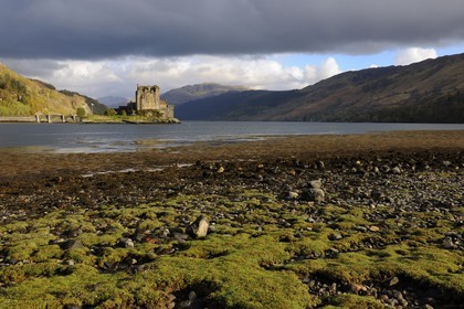 Royaume-Uni, Ecosse, région des Highlands, comté de Ross & Cromarty, Eilean Donan Castle, château à l'entrée du Loch Duich