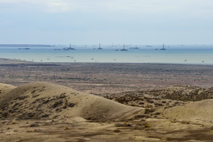 Azerbaïdjan, Baie de Baku, Gobustan, plates-formes pétrolières offshore en Mer Caspienne