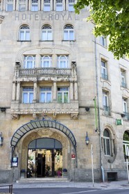 France, Moselle, Metz, Imperial district, the former Hotel Royal by architect Herman Billing mêle les éléments de style néo-roman et Jugendstil (today Ibis Style)