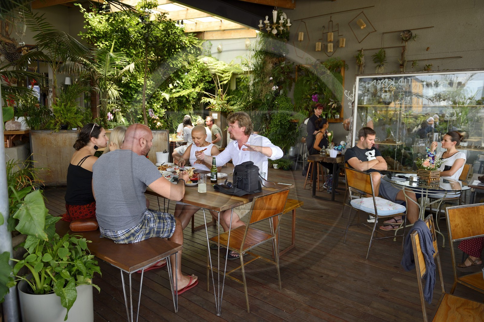 Afrique du Sud, province de Gauteng, Johannesburg, CBD (Central Business District), quartier de Maboneng, restaurant et bar The Living Room