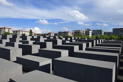 Germany, Berlin, Berlin-Mitte District, Holocaust Mahnmal, Memorial to the Murdered Jews of Europe by the architect Peter Eisenmann