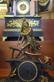 France, Charente-Maritime (17), Ile d'Aix, le bourg, le musée napoléonien, pendules anciennes représentant Bonaparte arrêtées à 17 h 49, heure de la mort de l'Empereur le 5 mai 1821 à Longwood