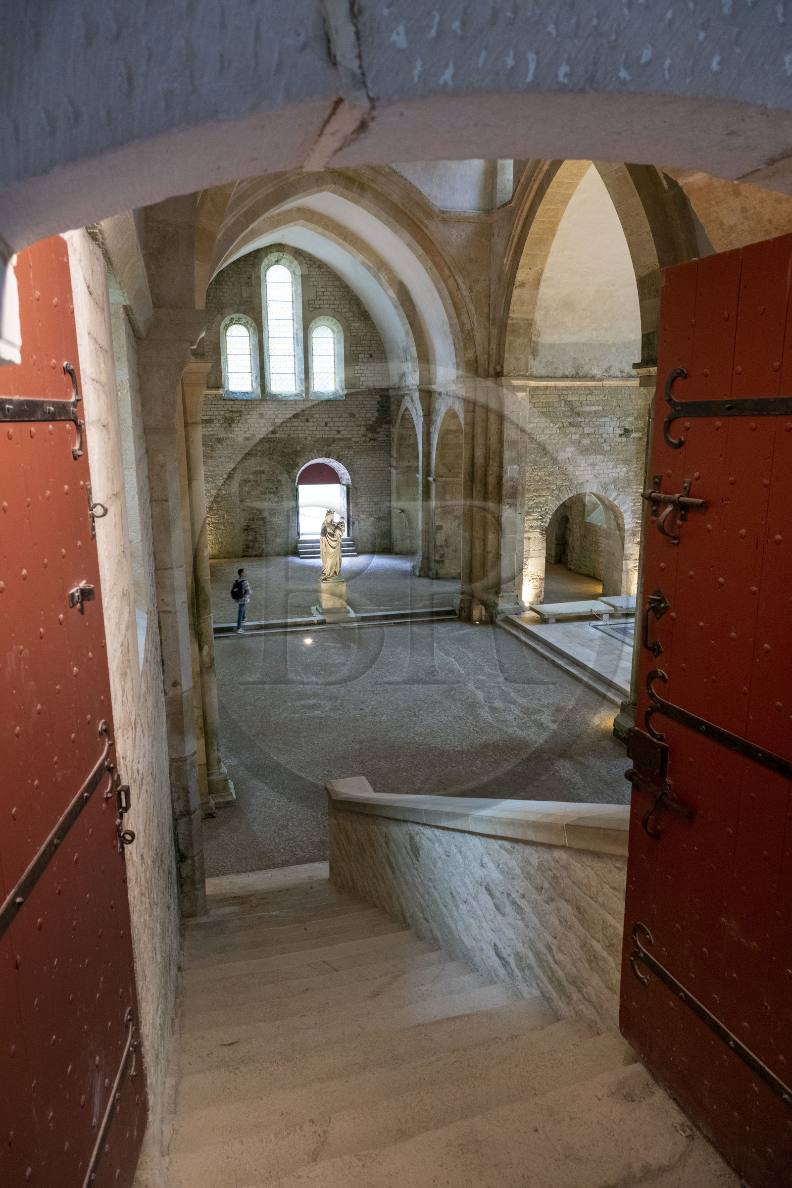 France, Côte-d'Or (21), Marmagne, l'abbaye cistercienne de Fontenay classée au Patrimoine Mondial de l'UNESCO, Vierge à l'Enfant du XIIIe siècle dans l'église abbatiale