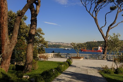 Turquie, Istanbul, Emirgan, les rives du Bosphore depuis le Sakıp Sabancı Museum