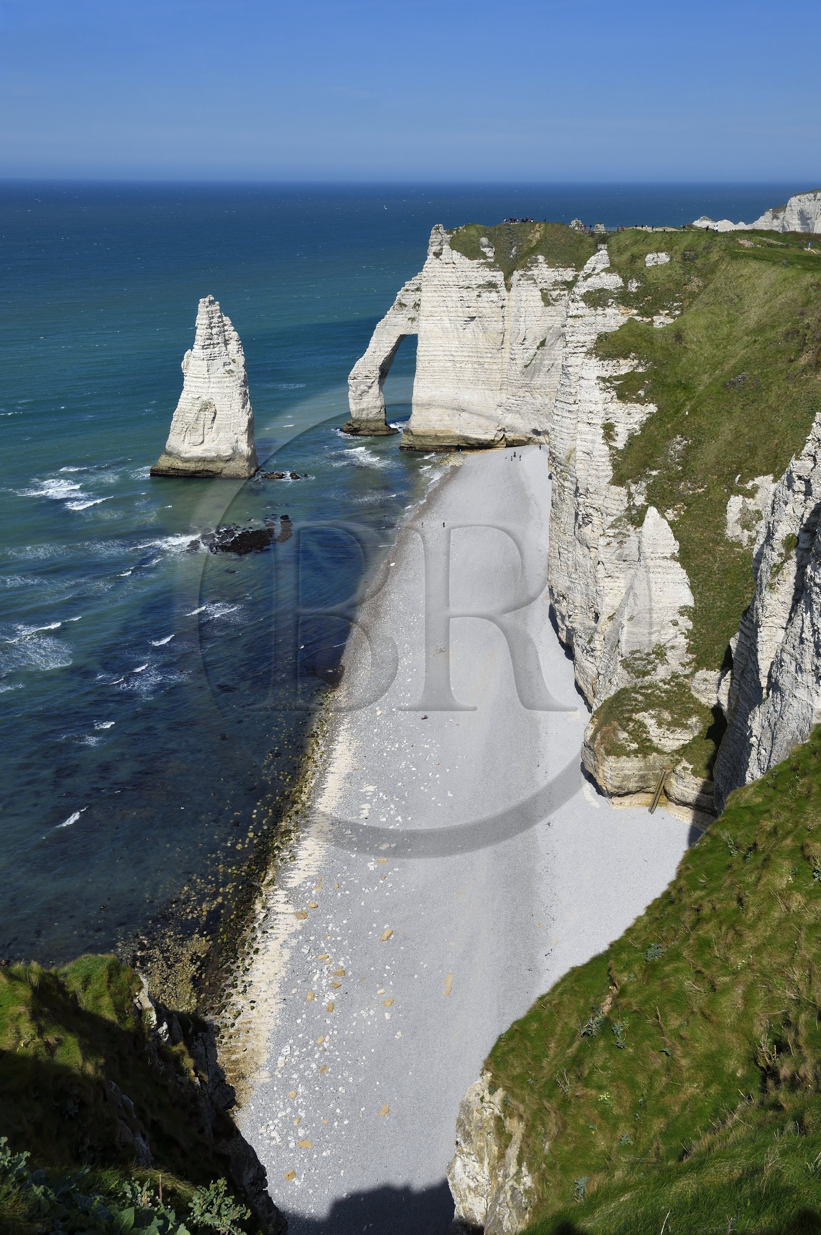France, Seine-Maritime (76), Pays de Caux, Côte d'Albâtre, Etretat, la falaise d'Aval, l'Arche d'Aval et l'Aiguille