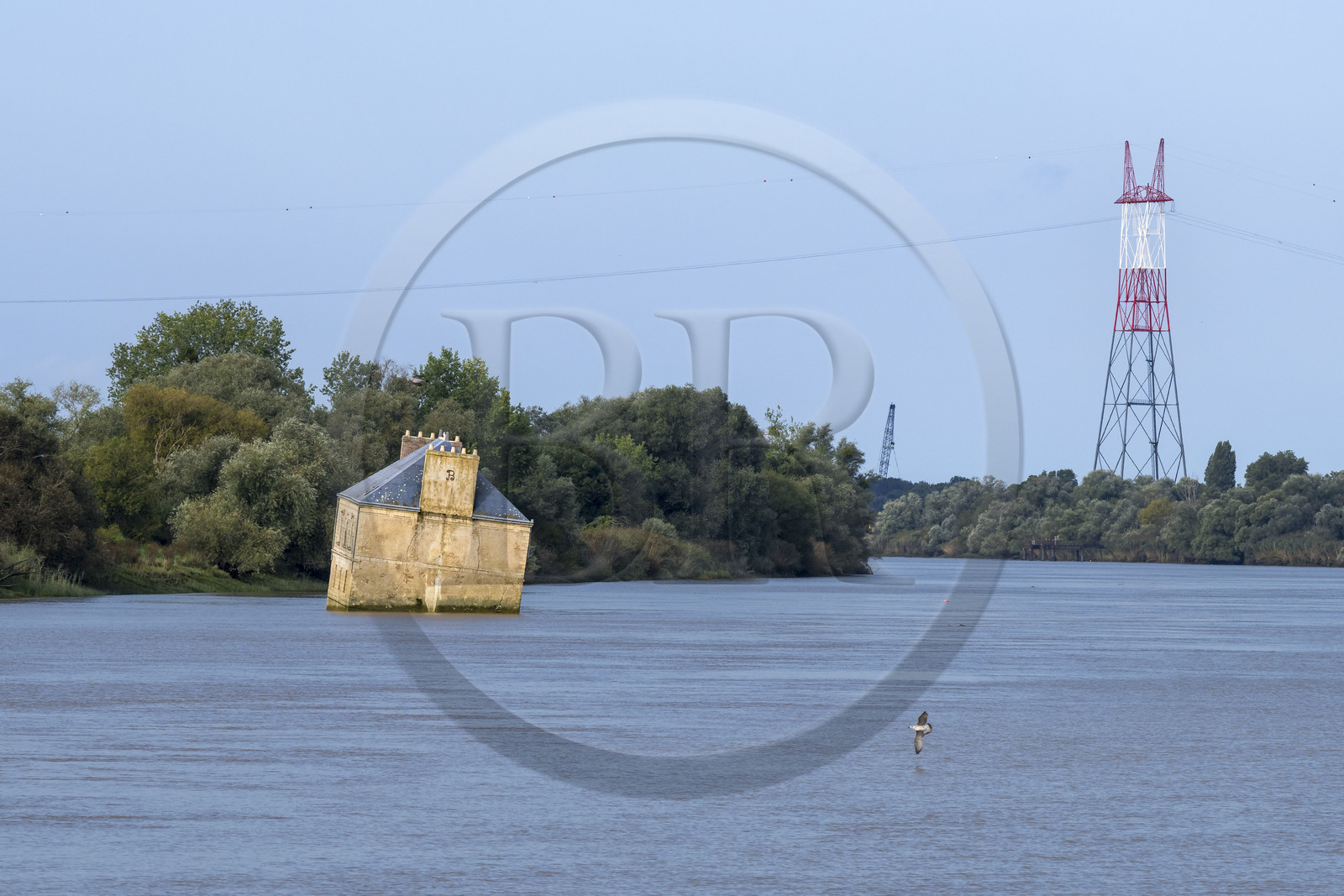 France, Loire-Atlantique (44), Couëron, collection d'art contemporain à ciel ouvert Estuaire, La Maison dans la Loire réalisé par l'artiste Jean-Luc Courcoult