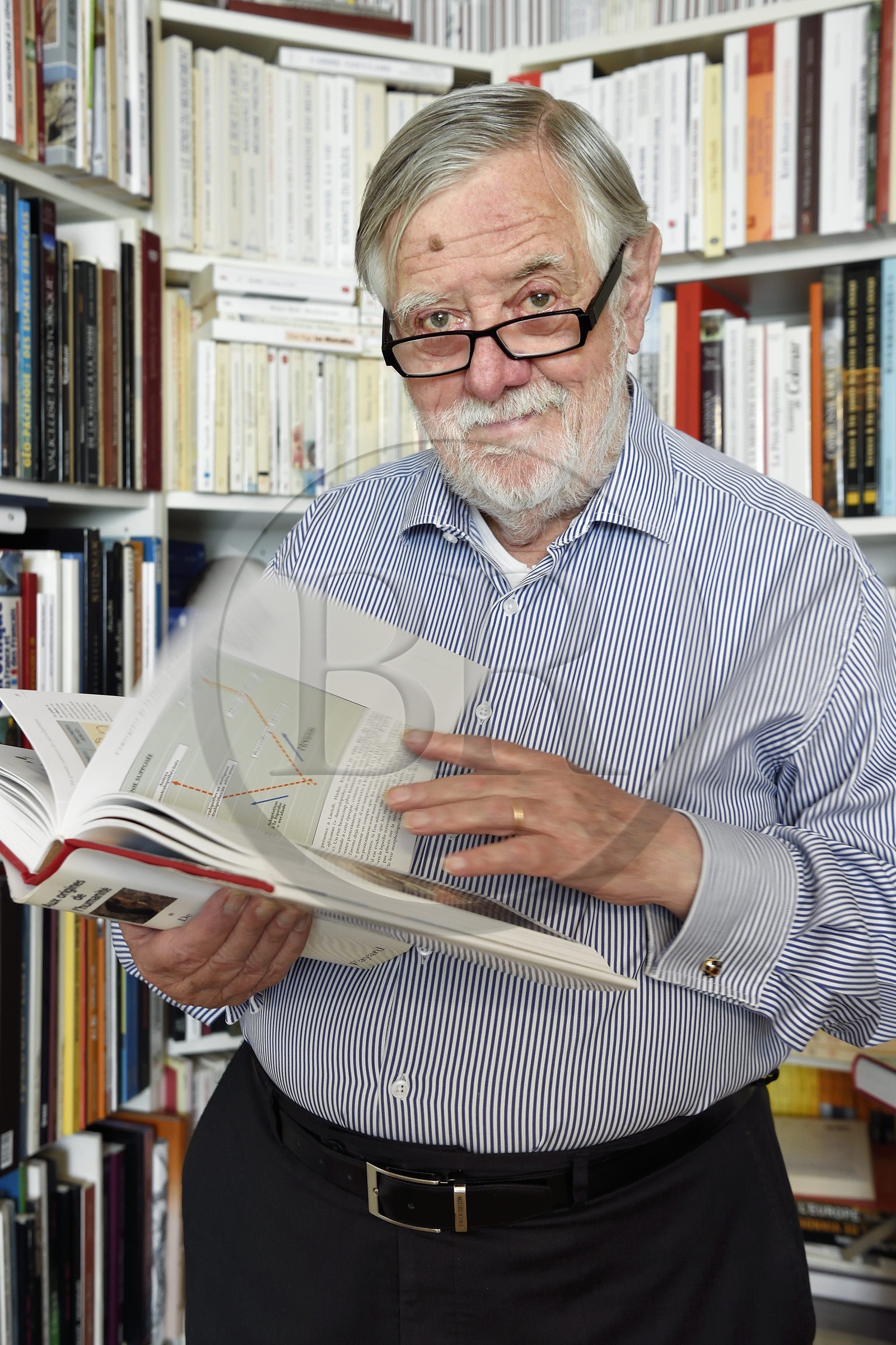 France, Paris, the french paleontologist and paleoanthropologist Yves Coppens, professor at the College de France, in the office of his home in Paris