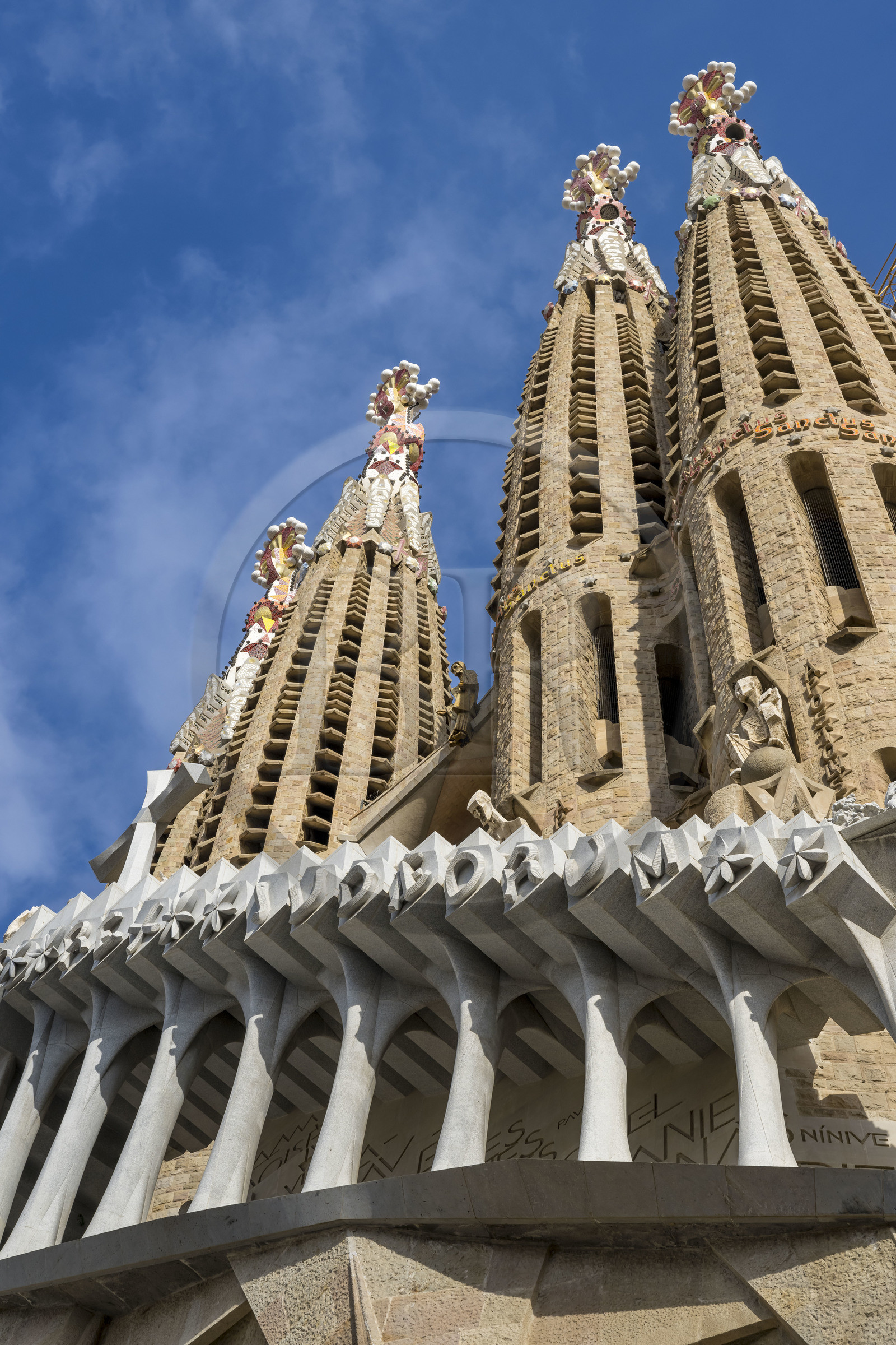 Espagne, Catalogne, Barcelone, quartier de l'Eixample, basilique de la Sagrada Familia de l'architecte du modernisme catalan Antoni Gaudi classée Patrimoine Mondial de l'UNESCO, la façade de la passion