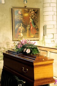 France, Haute-Marne (52), cercueil dans une église