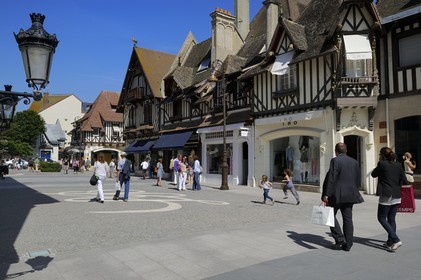France, Calvados, Pays d'Auge, Deauville, luxury stores in the rue du Casino