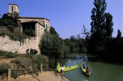 France, Gers, canoe on the Baise river in Beaucaire