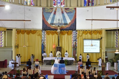 Gabon, Libreville, cathédrale Sainte-Marie, cérémonie de mariage