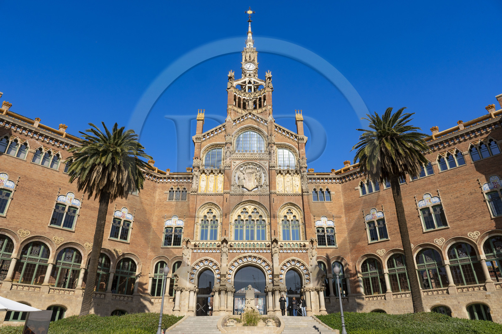 Espagne, Catalogne, Barcelone, quartier d'El Guinardo, ancien Hospital de la Santa Creu i de Sant Pau classé Patrimoine Mondial de l'UNESCO, de style moderniste par l'architecte Domenech i Montaner, aujourd'hui un musée et un centre culturel, batiment de l'administration