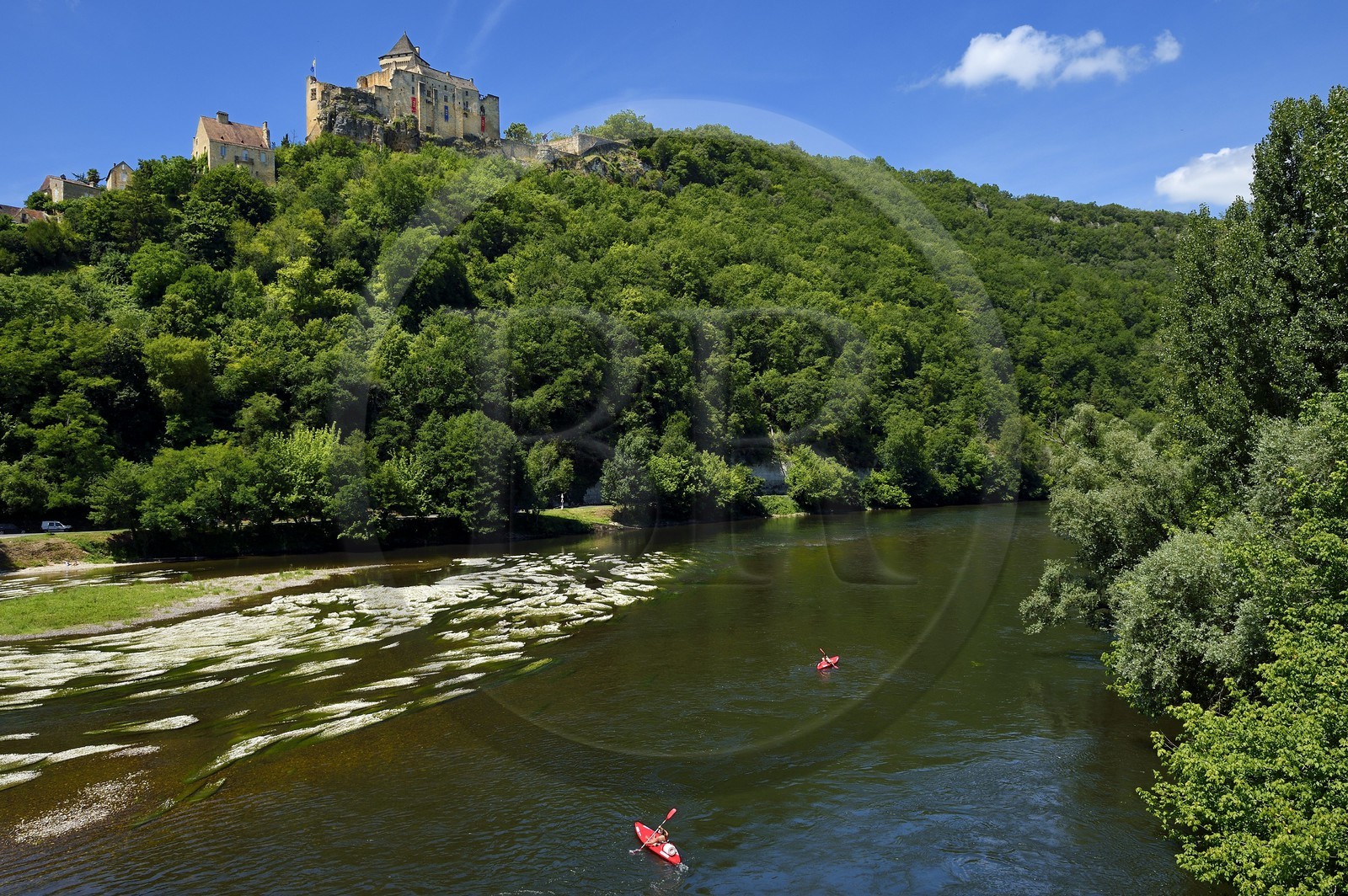 France, Dordogne, Perigord Noir, Dordogne Valley, Castelnaud la Chapelle, labelled Les Plus Beaux Villages de France (The Most Beautiful Villages of France), Castelnaud Castle on a cliff above the Dordogne valley