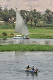 Egypt, Upper Egypt, Nile Valley, fishing barque and felucca on the Nile river between Luxor and Esna