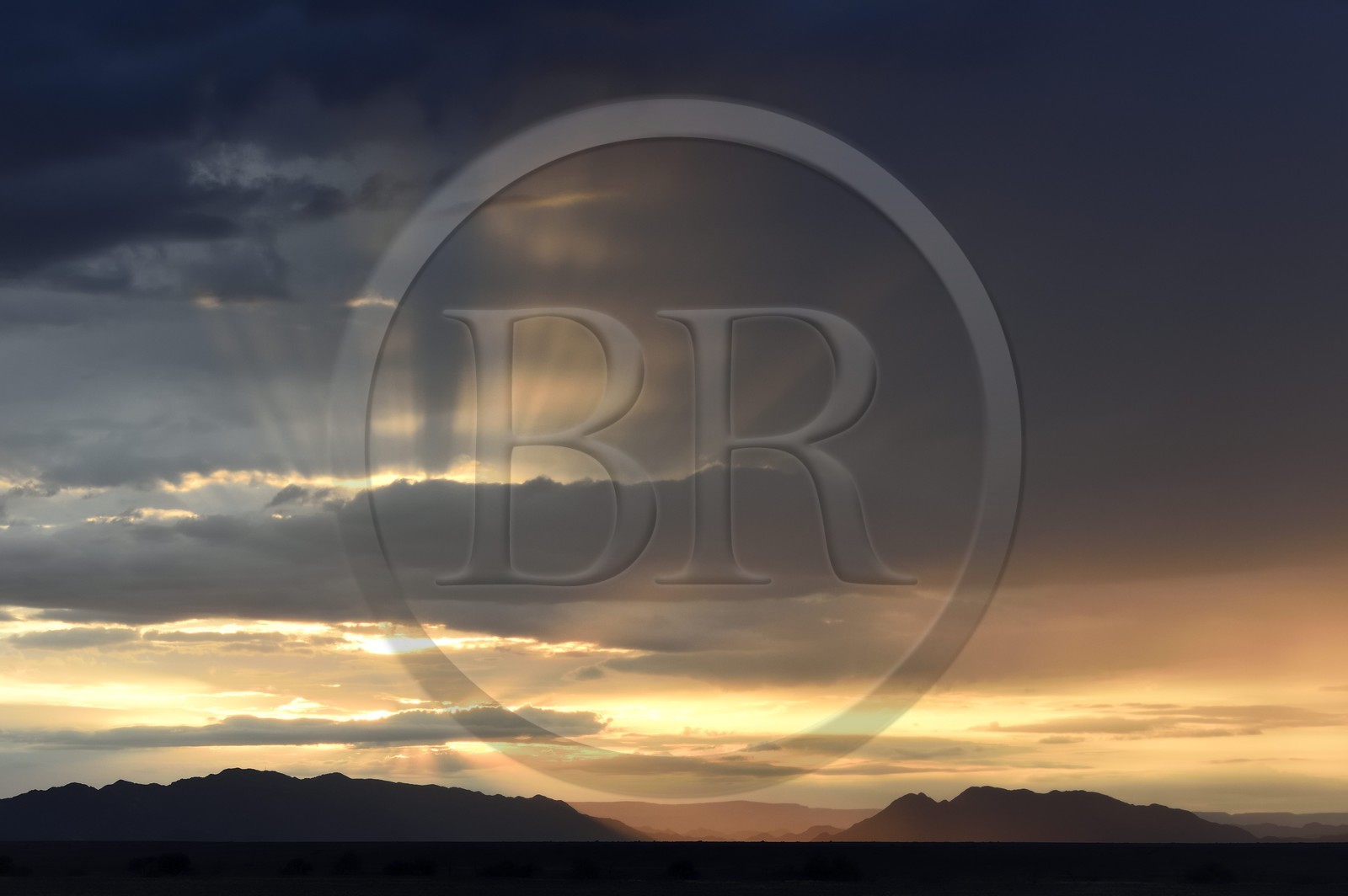 Namibie, région d'Hardap, désert du Namib, parc national du Namib-Naukluft, Erg du Namib classé Patrimoine Mondial de l'UNESCO, Sossusvlei à l'aube