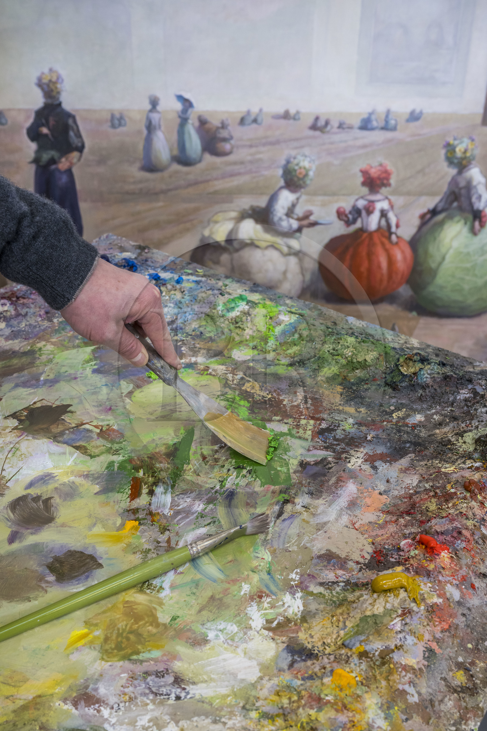 France, l'artiste peintre de Xiao Fan Ru dans son atelier aux Lilas près de Paris France, l'artiste peintre de Xiao Fan Ru dans son atelier aux Lilas près de Paris