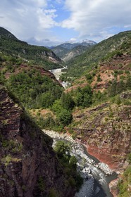 France, Alpes Maritimes, Mercantour National Park, Haut Var Valley, Gorges of Daluis carved by the Var river in red lutite soil seen from the Bride Bridge
