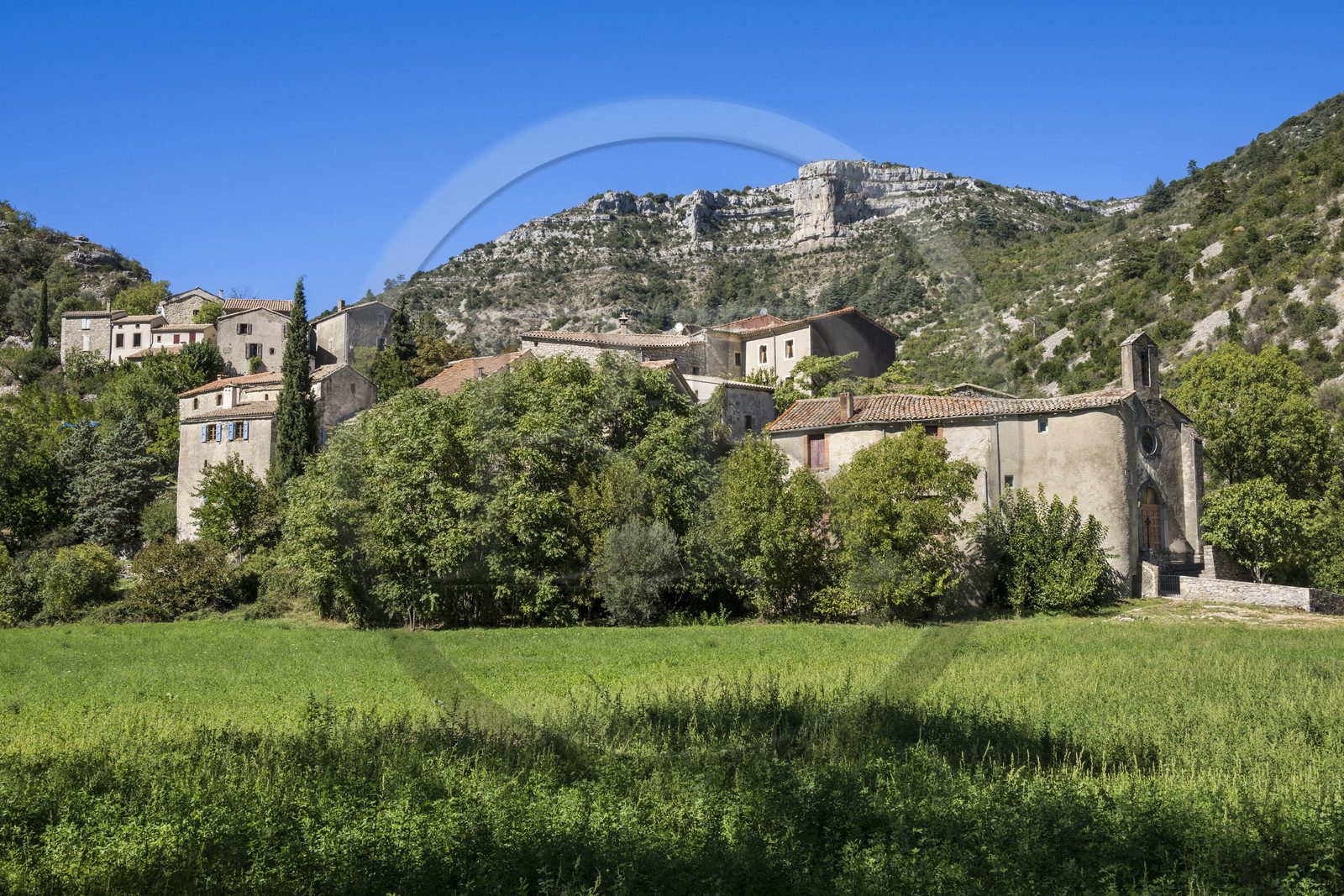 France, Hérault (34), les Causses et les Cévennes, paysage culturel de l'agro-pastoralisme méditerranéen inscrit au Patrimoine Mondial de l'UNESCO, gorges de La Vis, Saint-Maurice-Navacelles, le Cirque de Navacelles, le hameau de Navacelles