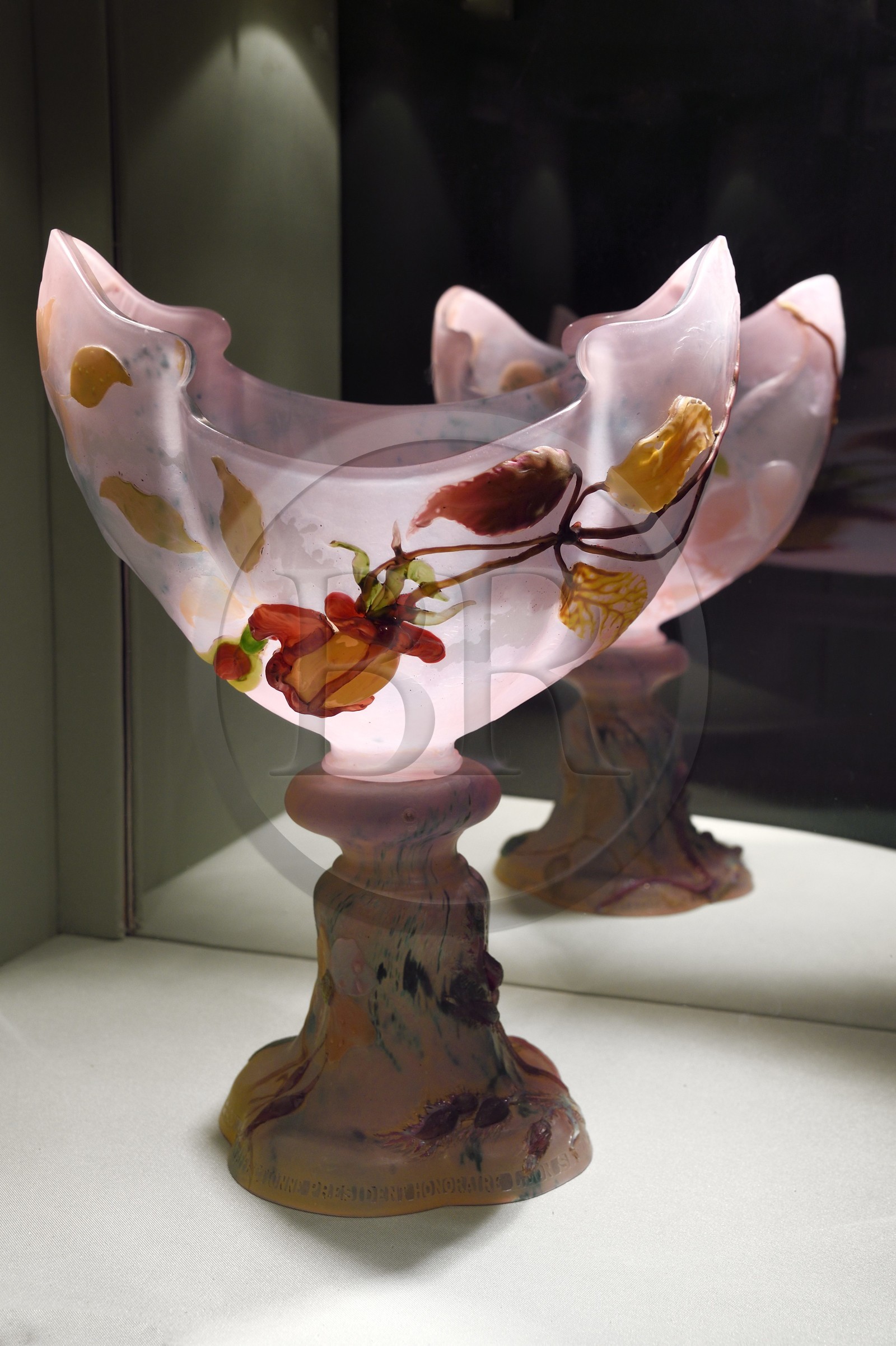 France, Meurthe-et-Moselle (54), Nancy, musée de l'Ecole de Nancy dans l'ancienne propriété d'Eugène Corbin, Coupe Rose de France (1901) par Emile Gallé