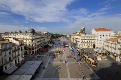 France, Hérault (34), Montpellier, centre historique, l'Ecusson, tramway place de la Comédie