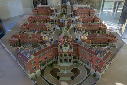 Espagne, Catalogne, Barcelone, quartier d'El Guinardo, ancien Hospital de la Santa Creu i de Sant Pau classé Patrimoine Mondial de l'UNESCO, de style moderniste par l'architecte Domenech i Montaner, aujourd'hui un musée et un centre culturel,