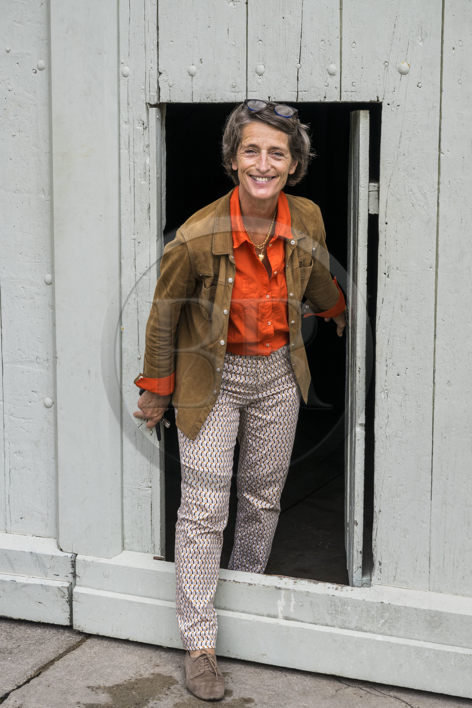 France, Hérault (34), Lavérune, Chateau de l'Engarran, hotel particulier de la deuxième moitié du XVIIIème siècle appelée folie montpelliéraine, la vigneronne et propriétaire Diane Losfelt dans son chai