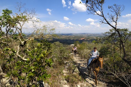 Brésil, Etat du Minas Gerais, Tirandentes, cavaliers sur l'ancienne route de l'or (Estrada Real)