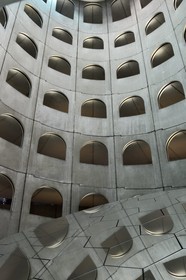 France, Rhône (69), Lyon, Place des Célestins, parking souterrain hélicoïdal conçu par Michel Targe, Daniel Buren et Jean-Michel Wilmotte (1994)