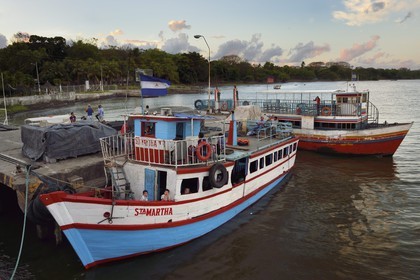 Nicaragua, Ile d'Ometepe sur le lac Nicaragua, ferry à quai à Moyagalpa