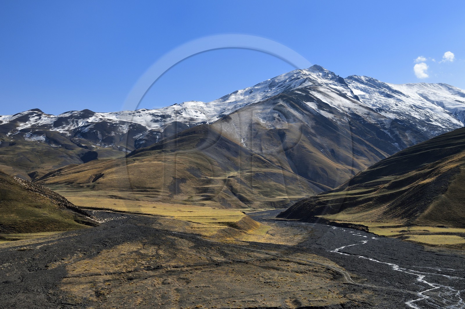 Azerbaijan, Quba (Guba) region, Greater Caucasus mountain range, the valley along Xinaliq Yolu road towards Khinalug (Xinaliq) Azerbaijan, Quba (Guba) region, Greater Caucasus mountain range, the valley along Xinaliq Yolu road towards Khinalug (Xinaliq)