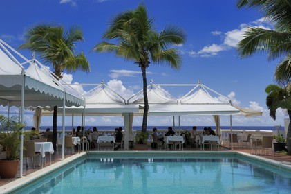 France, île de la Réunion, la Côte Ouest, commune de Saint Gilles les Bains, Cap Homard, plage de Boucan Canot, l'hôtel Beau Rivage
