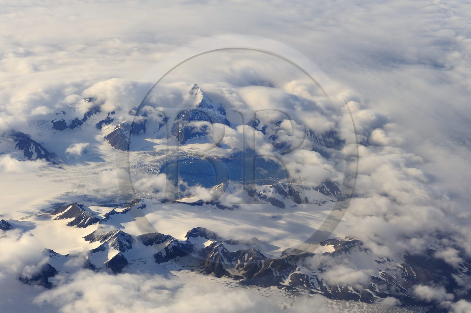 Norvège, Svalbard, glacier de la région sud du Spitzberg (vue aérienne)