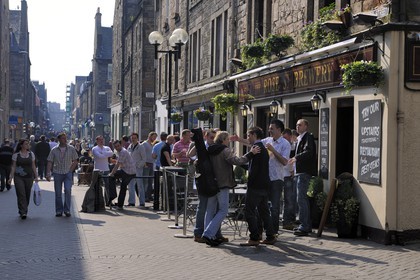 Royaume-Uni, Ecosse, Edimbourg, pub dans Rose street juste derrière Princes street