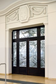 France, Meurthe et Moselle (54), Nancy, porte vitrée Art Déco réalisé par Jacques Gruber de l'immeuble de la Caisse d’Épargne de la place Dombasle