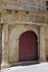 France, Hérault (34), Pézenas, vieille ville, porte de l' hôtel d'Agde de Fondousse (16-17ème siècle) rue des d'André