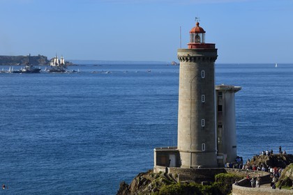 France, Finistère (29), rade de Brest, phare du Petit Minou, départ de la frégate L'Hermione, réplique du trois-mats qui transporta le marquis de Lafayette en Amérique en 1780