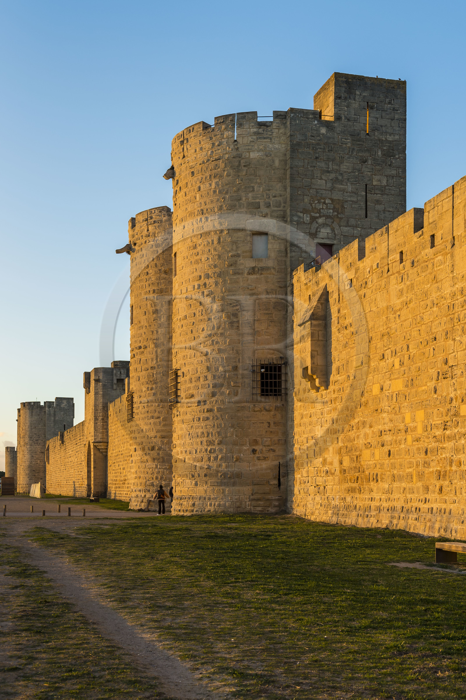 France, Gard (30), Aigues-Mortes, tours et remparts Sud