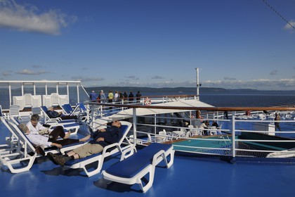 Canada, province de Québec, Gaspésie, le pont supérieur du bateau Princess Danae sur le fleuve Saint-Laurent