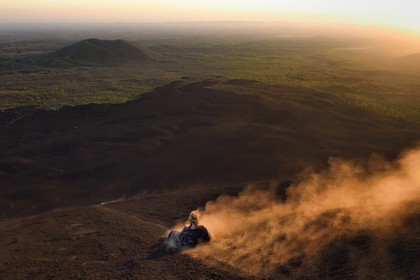 Nicaragua, Leon area, Volcan Cerro Negro in the Cordillera Maribios (or Marrabios), Volcano surfing also known as ash boarding