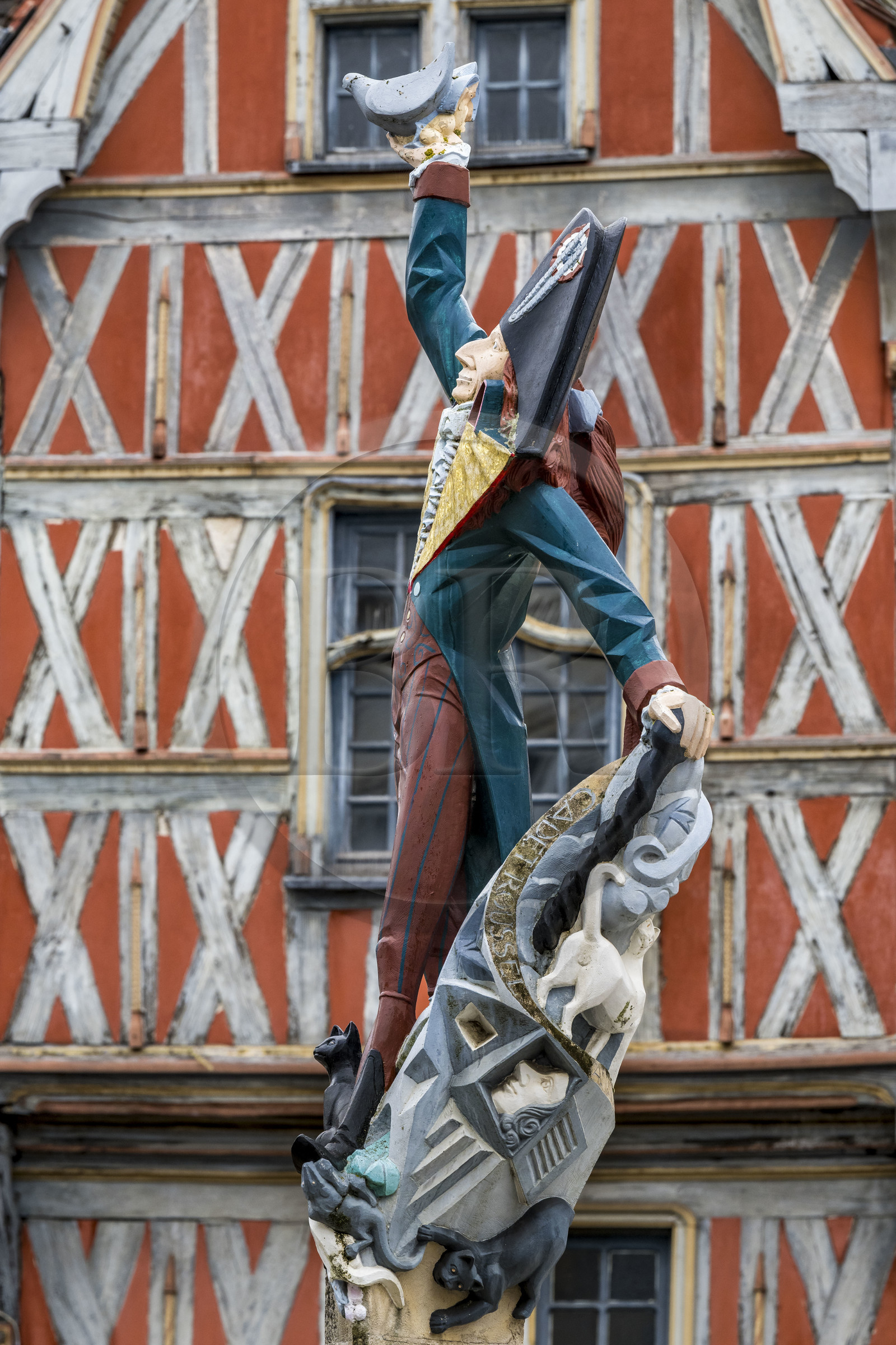France, Yonne (89), Auxerre,  place Charles Surrugue, la statue de Cadet Roussel
