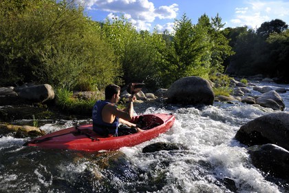 France, Hérault (34), vallée de l' Orb, descente en canoë-kayak de la rivière Orb au moulin de Travassac à Mons la Trivalle