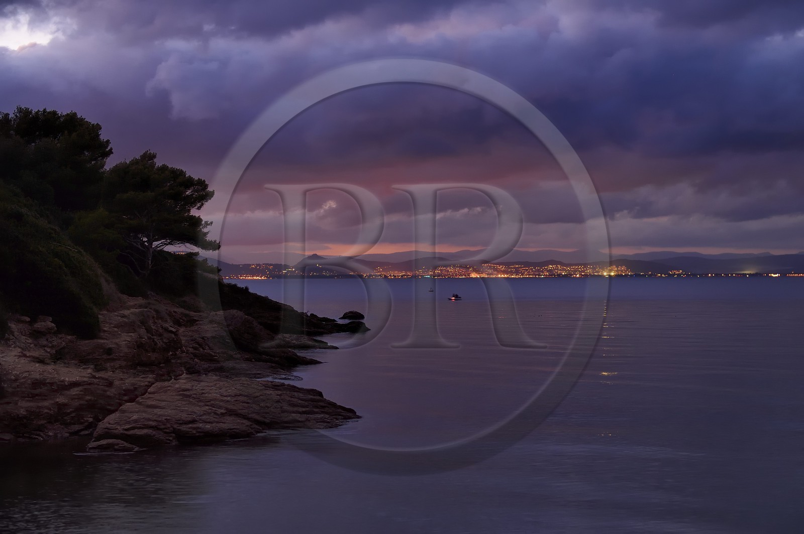 France, Var (83), Iles d'Hyères, parc national de Port Cros, Ile de Porquerolles, la pointe Béarlieu en bordure de la plage de la Courtade