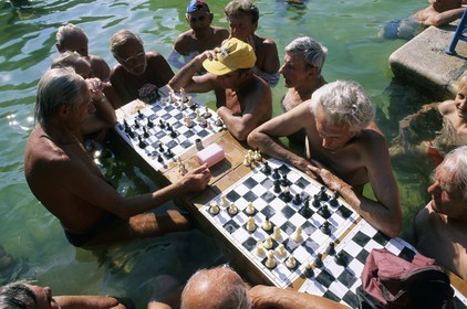 Hongrie, Budapest (Pest), Les joueurs d'échecs dans les célèbres bains de Szechenyi