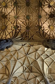 Portugal, Lisbonne, Bélem, Monastere des Hiéronymites (Mosteiro dos Jerónimos), classé Patrimoine Mondial de l'UNESCO, église Santa Maria, la décoration des piliers et de la voute sont de Joao de Castilho dans le pure style manuélin