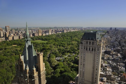 United States, New York, Manhattan, Central Park seen from the southeast corner, The Sherry-Netherland Building in the foreground left and the Hotel Pierre on the right, in the back right the Upper East Side and left of Central Park the Upper West Side